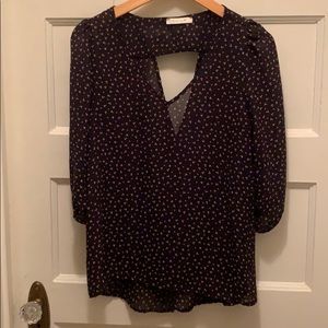 3/4 sleeve pattern top w keyhole back